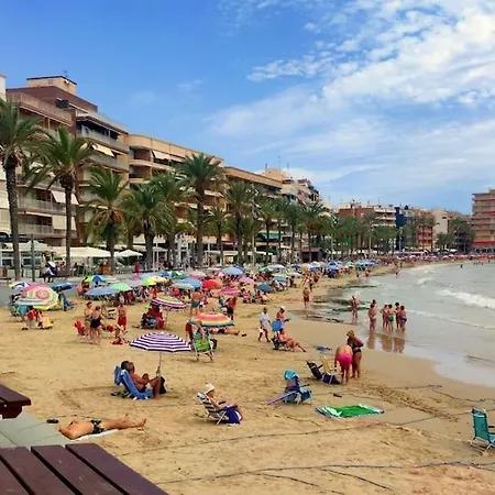 1bed Flat With Pool, Balcony & Hammock - Only 5 Mins To The Beach! *