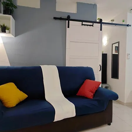 Apartamento 1bed Flat With Pool, Balcony & Hammock - Only 5 Mins To The Beach! *