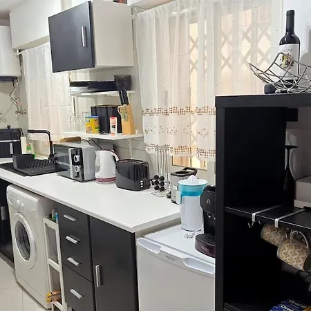 1bed Flat With Pool, Balcony & Hammock - Only 5 Mins To The Beach! *