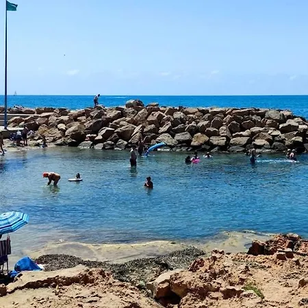 Apartamento 1bed Flat With Pool, Balcony & Hammock - Only 5 Mins To The Beach!